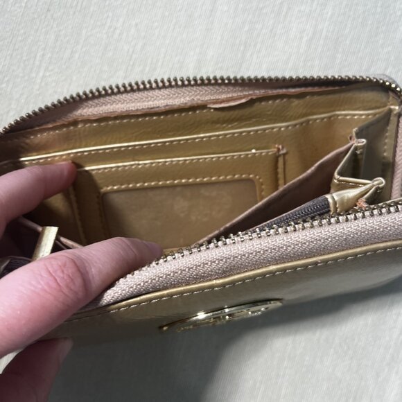 Tory Burch Robinson Metallic Zip-Around Wallet in Pale Gold - Picture 11 of 13
